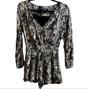 One Love Clothing Los Angeles LS Romper Sz S EUC 🎉HOST PIC🎉